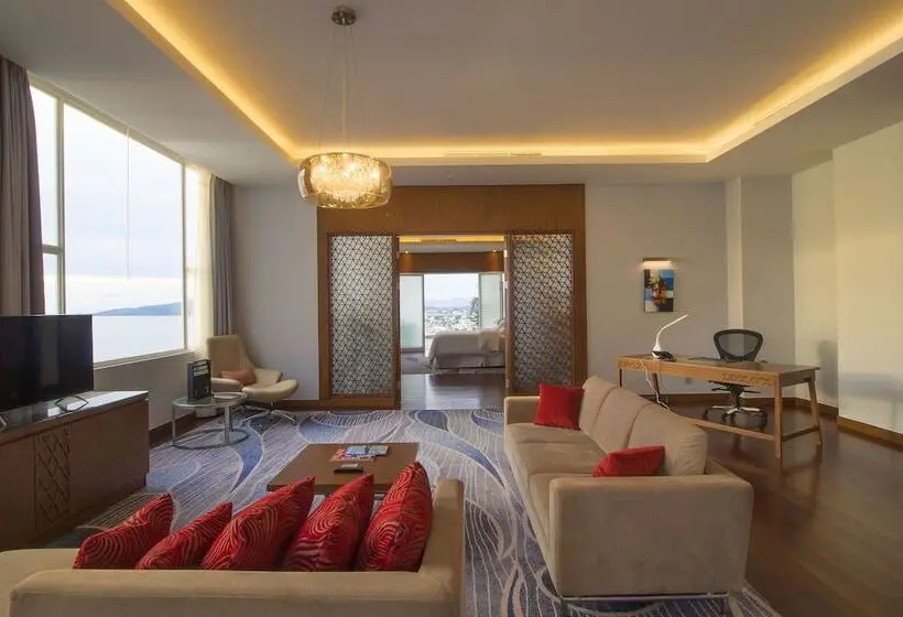 プレジデントスイートルーム, Four Points By Sheraton Manado
