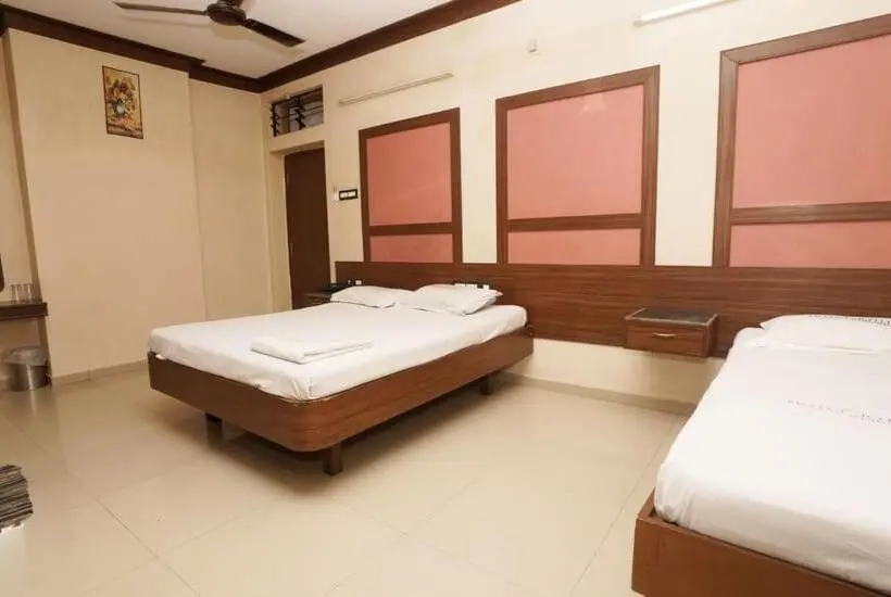 Chambre Triple Confort, Jothi