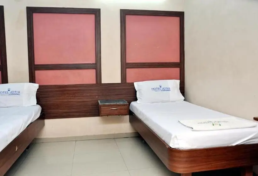 Chambre Triple Confort, Jothi