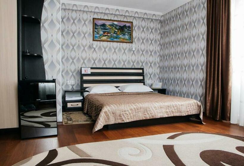 주니어 스위트 발코니, Maria