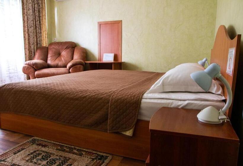 패밀리 주니어 스위트, Maria