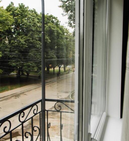 발코니가 있는 스위트, Maria