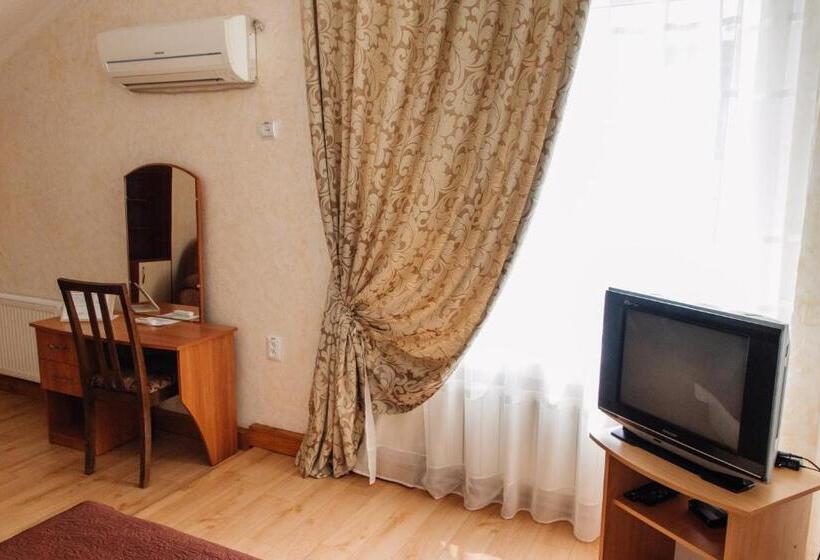 주니어 스위트, Maria