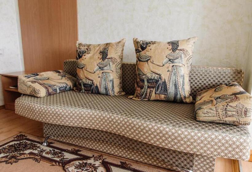 주니어 스위트, Maria