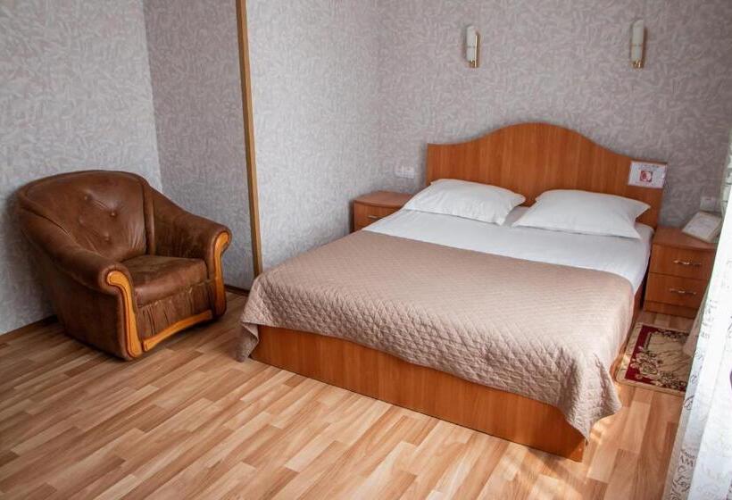 주니어 스위트, Maria