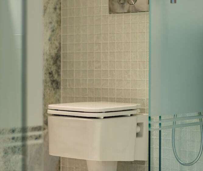 オーシャンビューシニアスイート, Opera