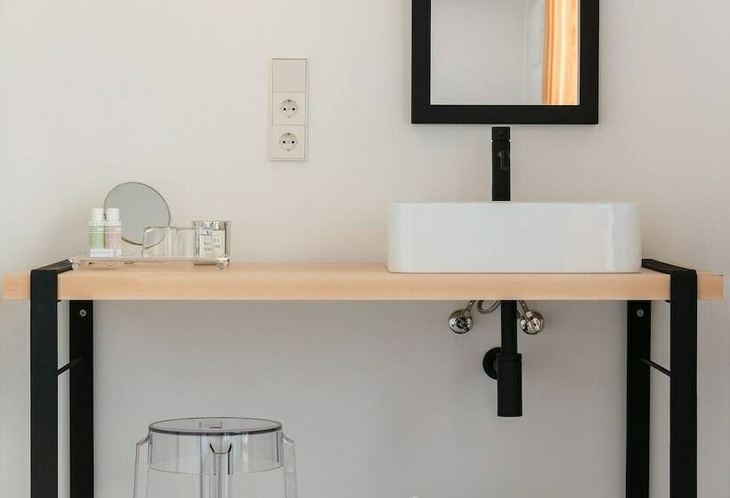 スタンダードルーム, Sodium Boutique