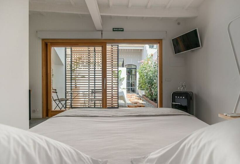 スタンダードルーム, Sodium Boutique