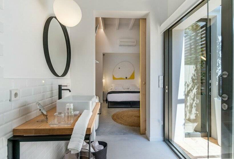 スタンダードルーム, Sodium Boutique