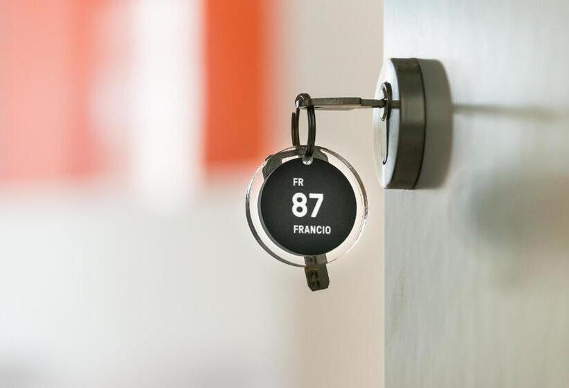 スイート, Sodium Boutique