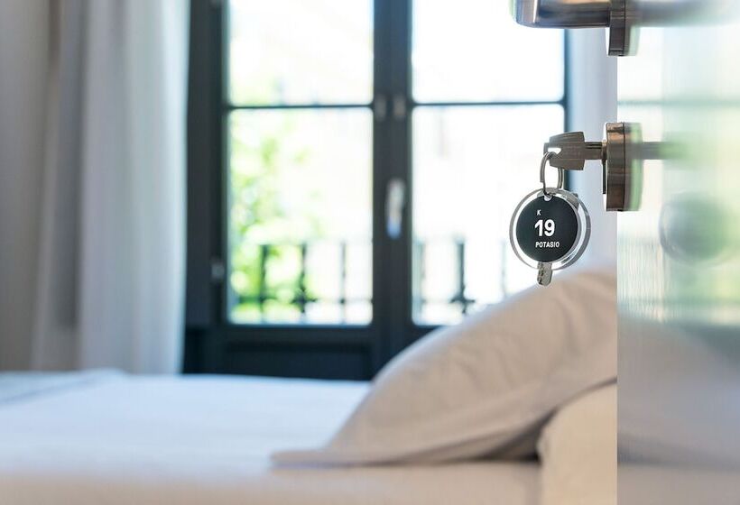 スタンダードルーム, Sodium Boutique