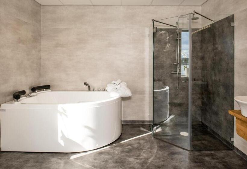 سوییت, Strandpiren Hotell