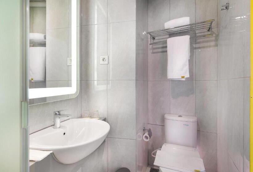 Номер Стандарт Индивидуальный, Yello Hotel Manggarai