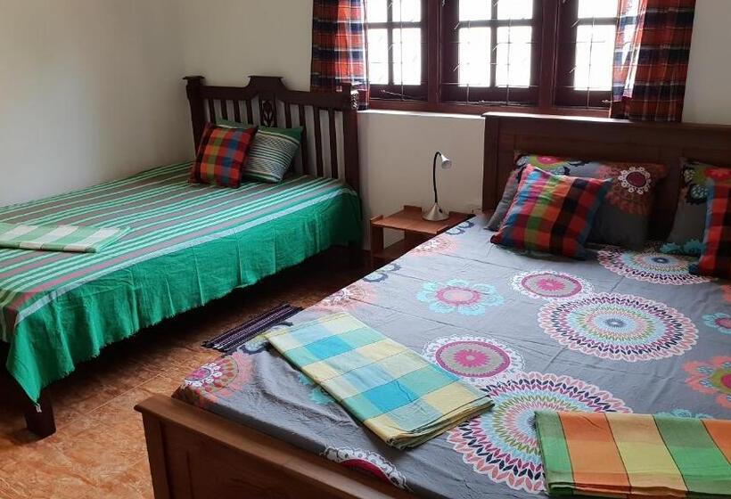 패밀리 룸, Emildale Villa