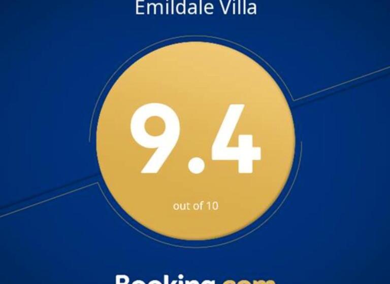 패밀리 룸, Emildale Villa