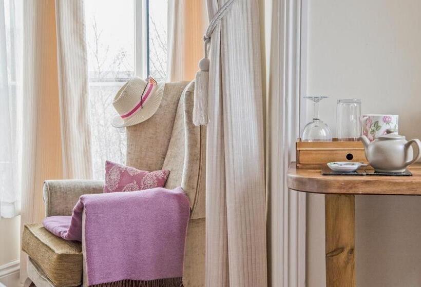 اتاق لوکس, Sheriff Lodge