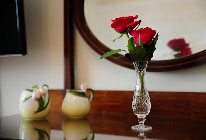 اتاق استاندارد, Sheriff Lodge