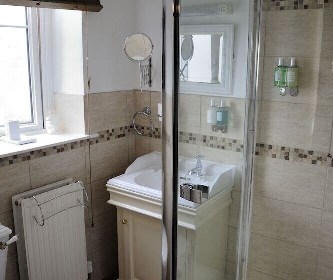 اتاق استاندارد, Sheriff Lodge