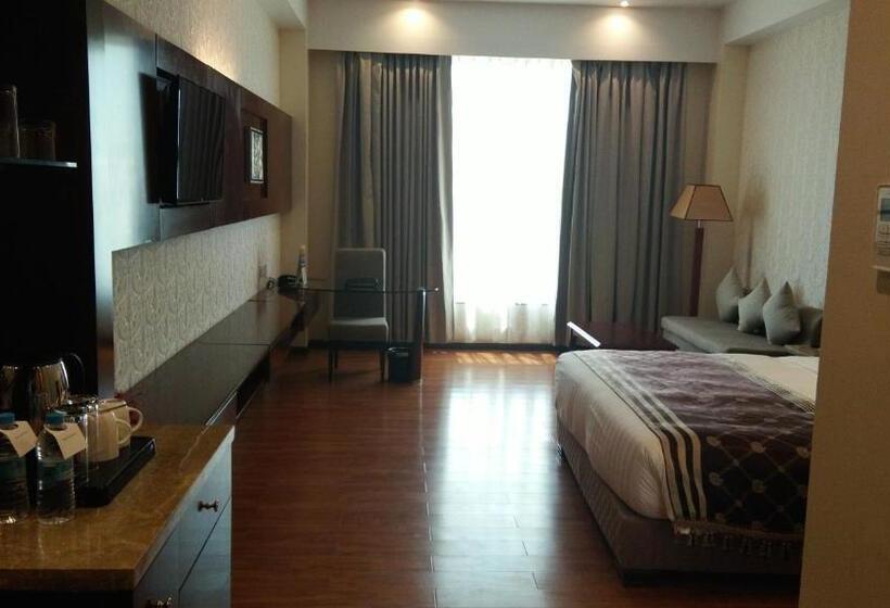 デラックスルーム, Clarion Inn Jaipur