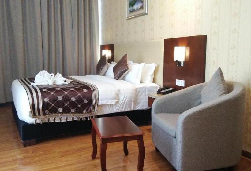 スイート, Clarion Inn Jaipur