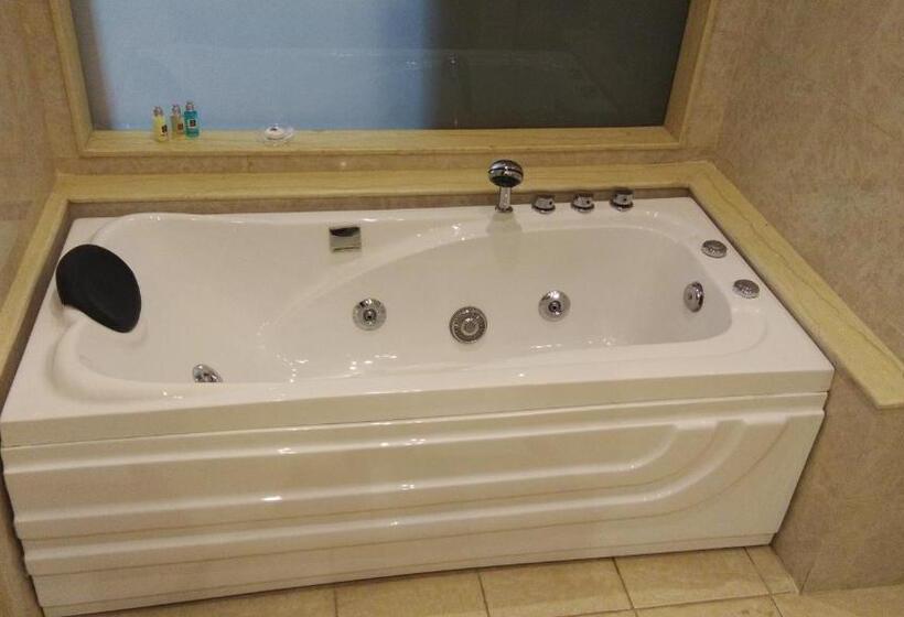 スイート, Clarion Inn Jaipur