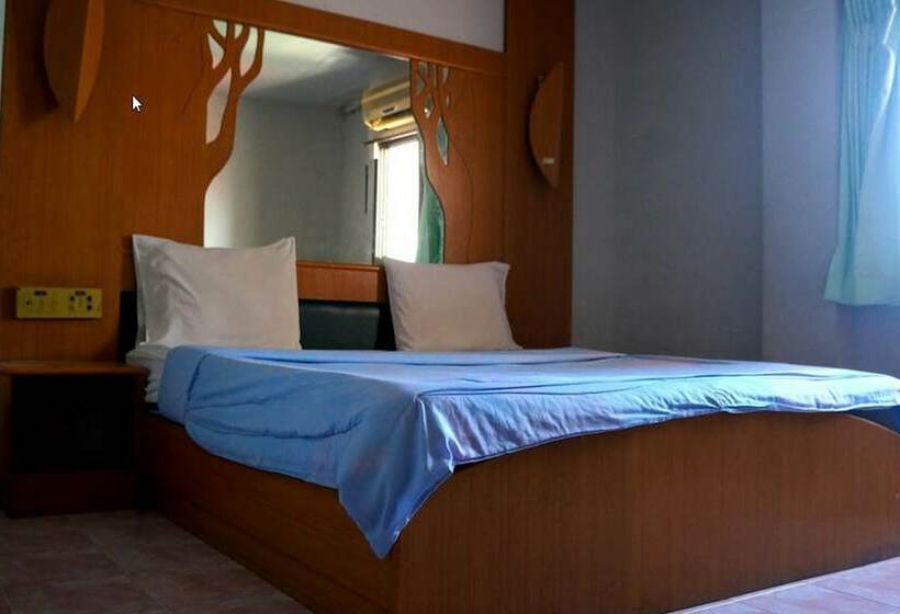 Номер Стандарт, Fueang Fha Palace