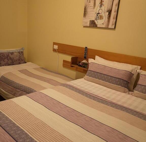 스탠다드 트리픔 룸 공동욕실, Golden Cross