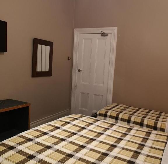 스탠다드 트리픔 룸 공동욕실, Golden Cross