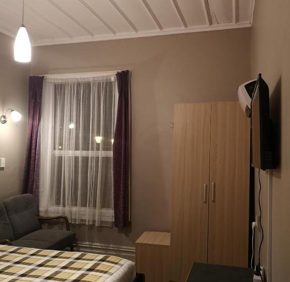 Трехместный Номер Стандарт Совместная Ванная, Golden Cross