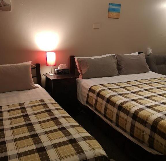 Трехместный Номер Стандарт Совместная Ванная, Golden Cross