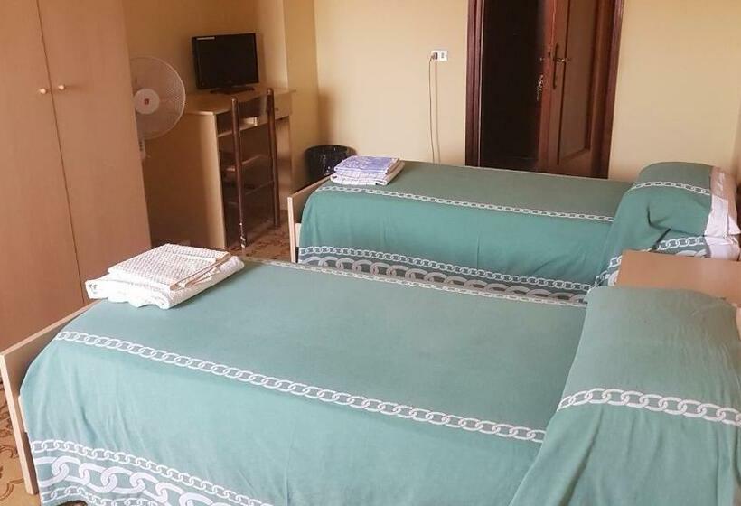 スタンダードルーム, La Favorita