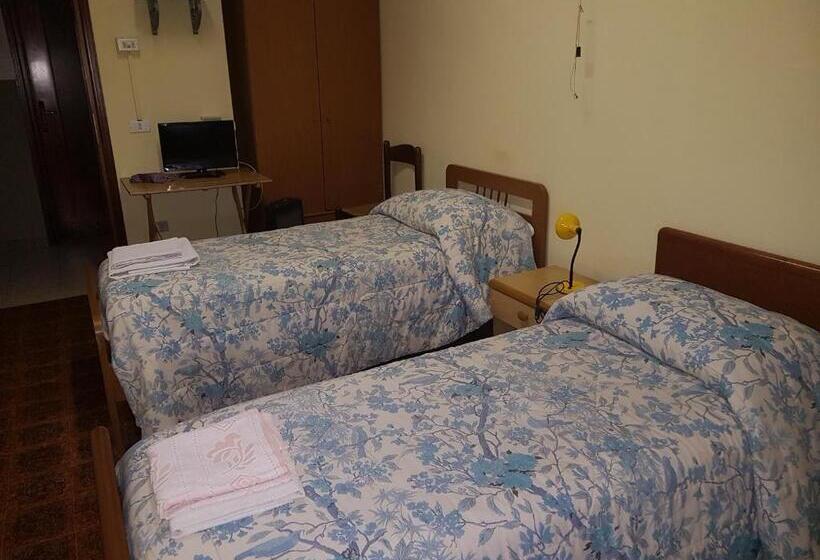 Standard room with outdoor bath, La Favorita