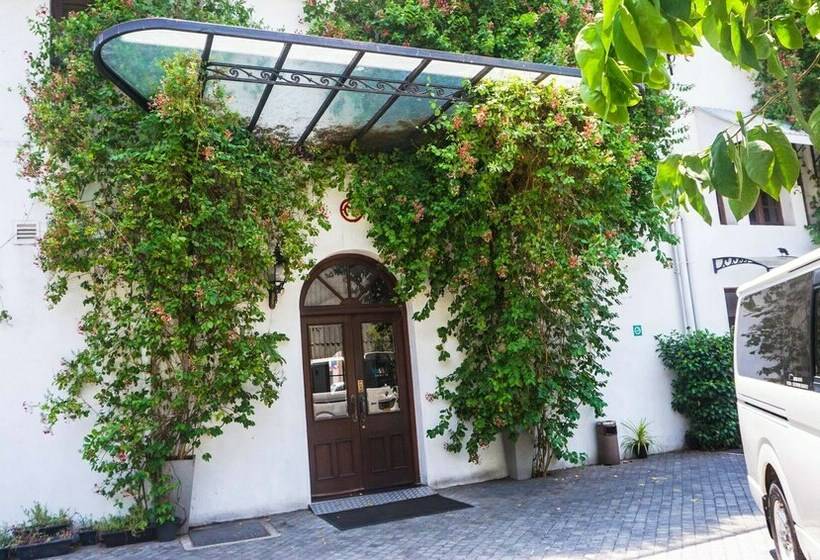 غرفة قياسية, Nippon Colombo