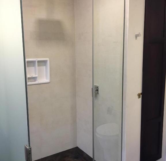 غرفة سوبيريور, Nippon Colombo