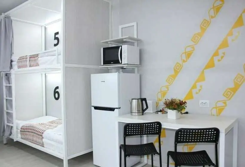 تختخواب در اتاق مشترک, Viva Hotel   Hostel