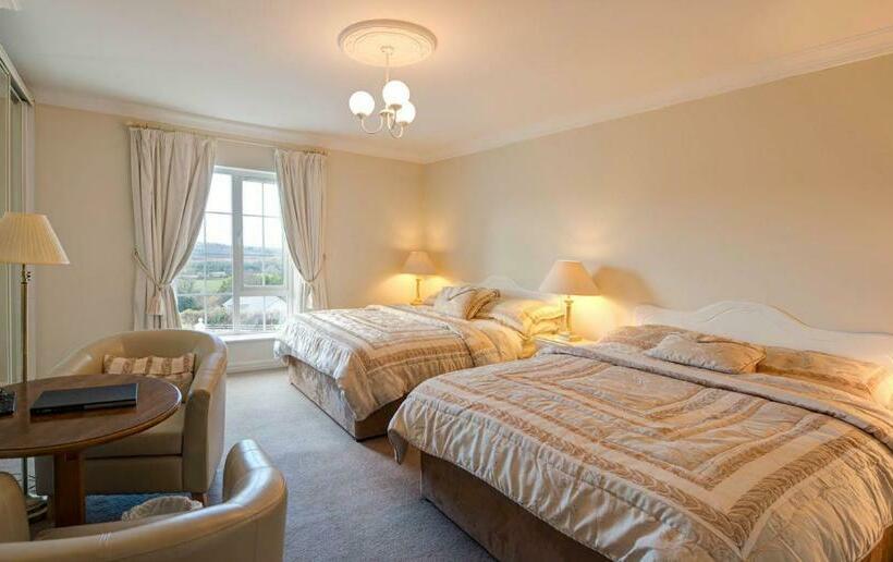 غرفة ديلوكس مطلّة علي البحر, Carrabaun House