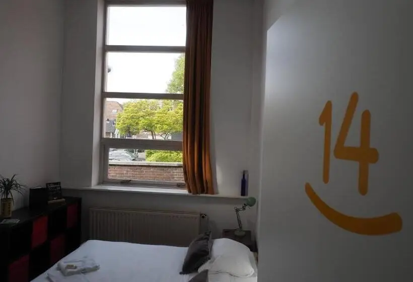Deluxe-huone, Hostel Roots