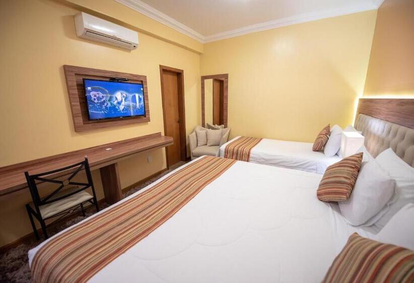 חדר סטנדרט לשלושה, Alles Blau