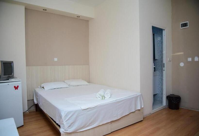 اتاق استاندارد با چشمانداز رودخانه, Art Theatre Caffe