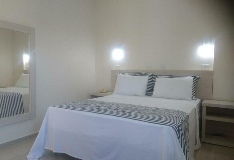 חדר דלוקס, Dumont Park