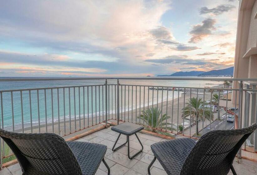 オーシャンビューデラックススイート, Jolly Roger