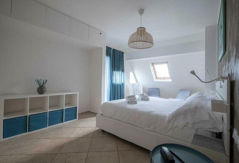 オーシャンビューデラックススイート, Jolly Roger