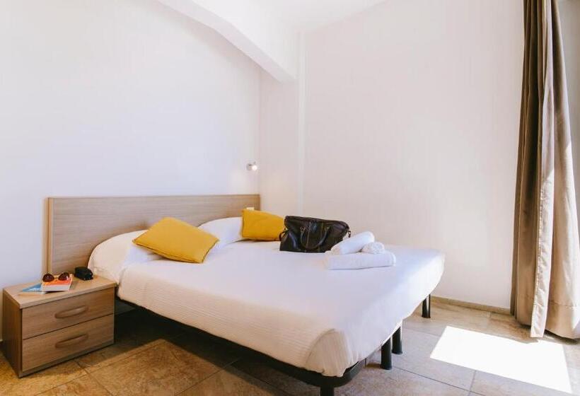 スタンダードルーム, Jolly Roger