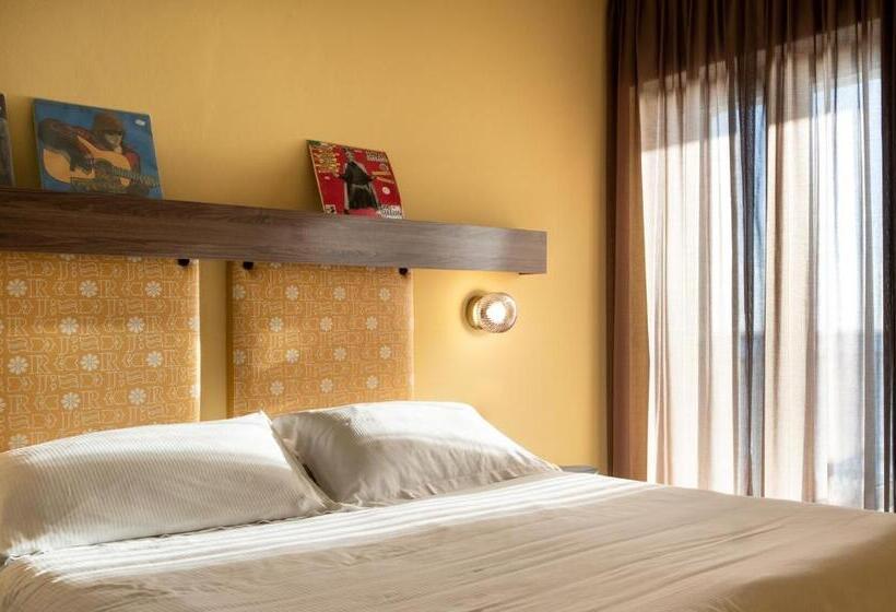 オーシャンビュースタンダードルーム, Jolly Roger