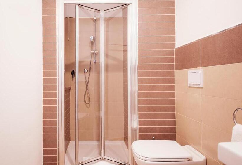 オーシャンビュースタンダードルーム, Jolly Roger