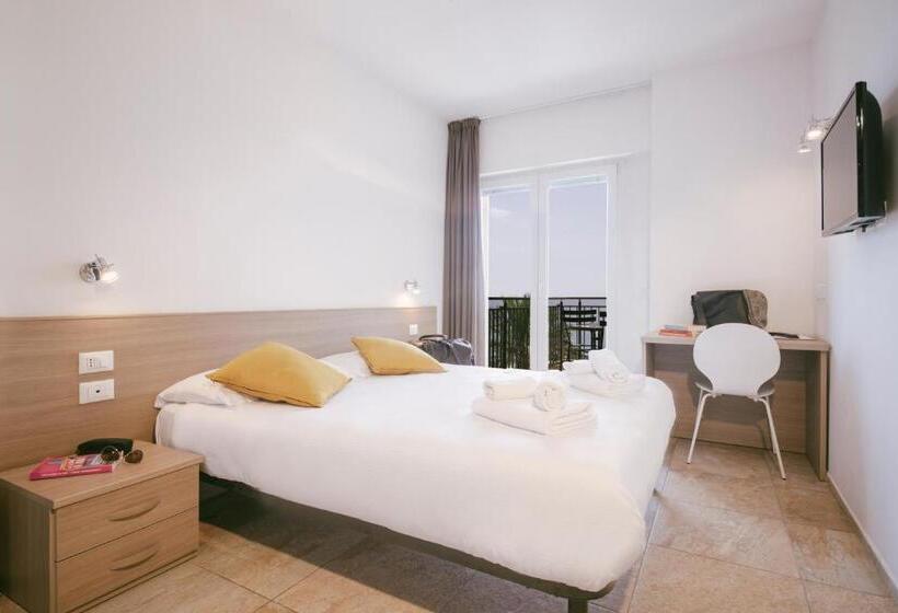 オーシャンビュースタンダードルーム, Jolly Roger