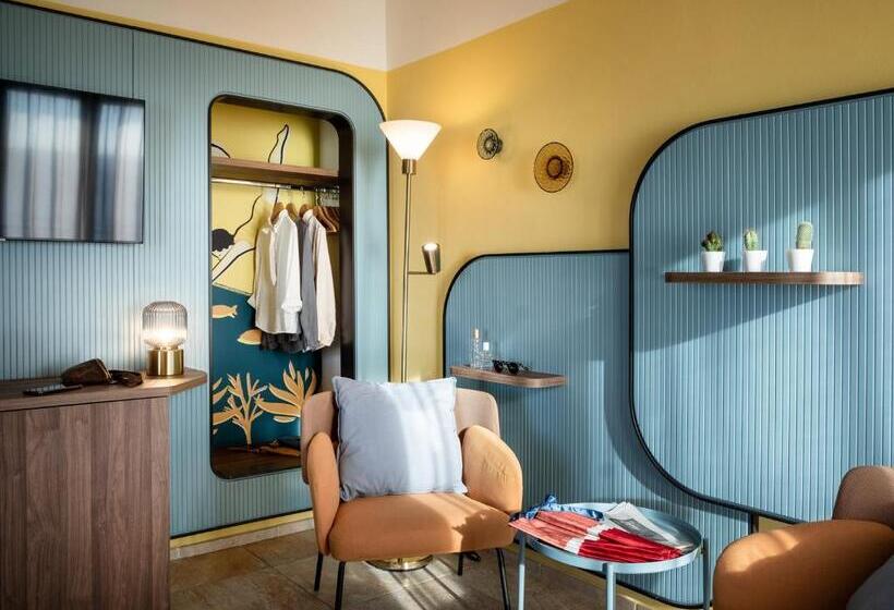 オーシャンビューデラックスルームバルコニー付き, Jolly Roger