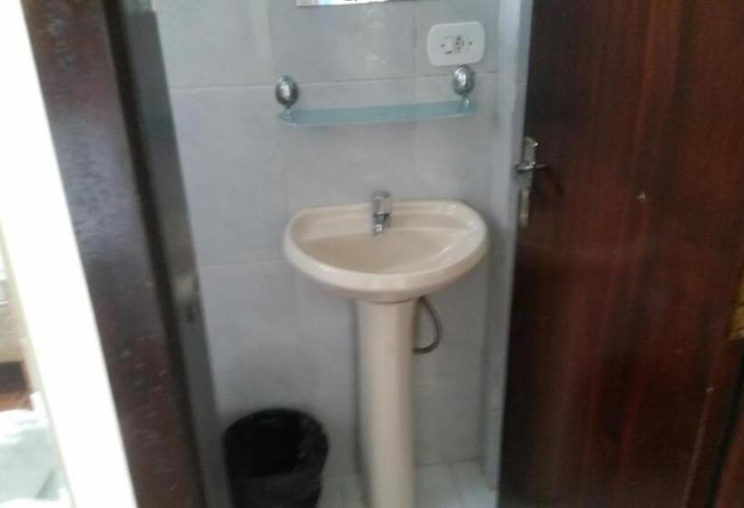 이코노이 4인룸, Piratini