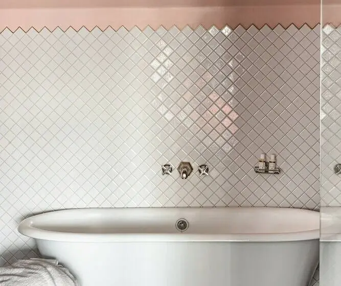 Junior Suite, Henrietta Experimental