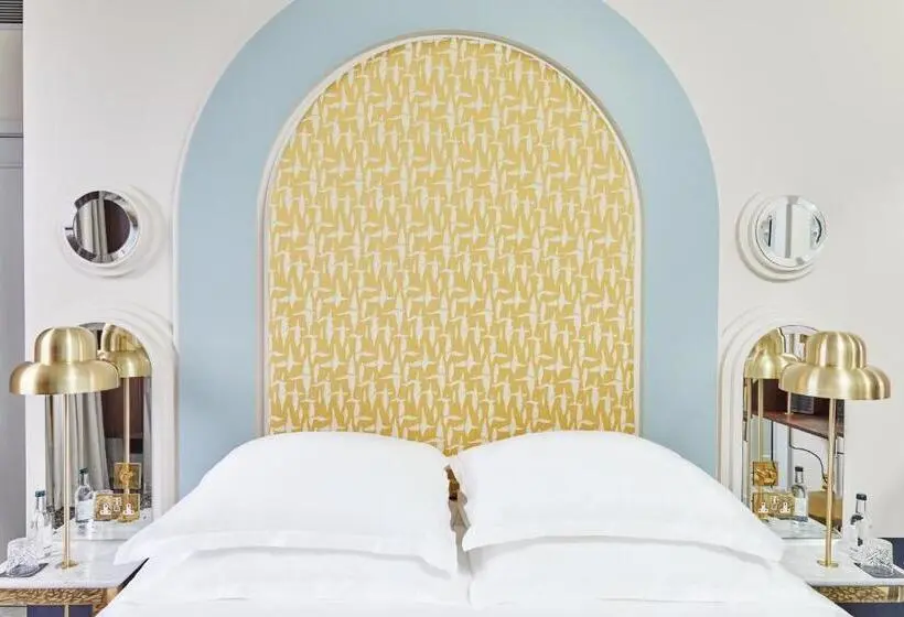Standard Room King Size Bed, Henrietta Experimental